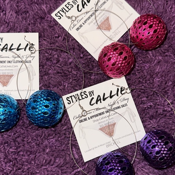 ★CALLIE LIVES METALLIC DECOR GLOBE EARRINGS★ - Picture 11 of 11